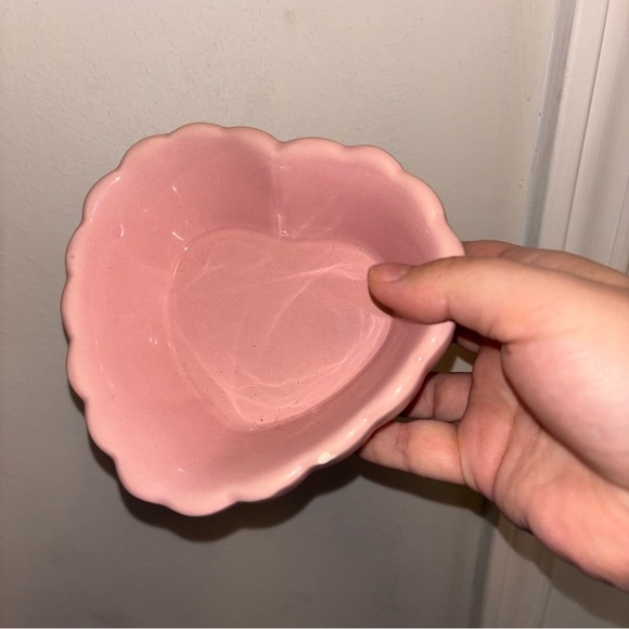 Pink Heart Shaped Scalloped Pedestal Ceramic Bowl - Picture 5 of 16